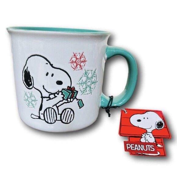 Peanuts Snoopy Christmas Present Mug Merry & Bright Snowflake 21oz Stoneware - Picture 1 of 5